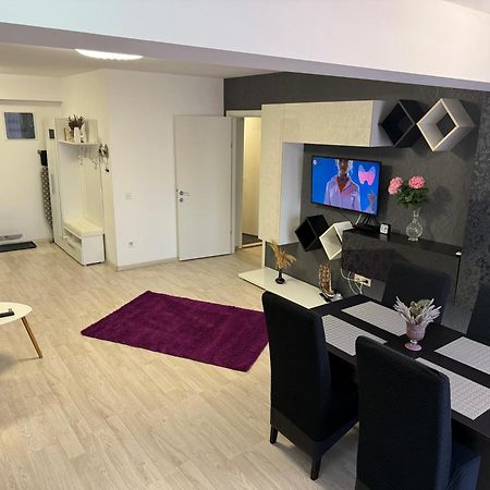 Airport Apartment 70 Squared Meters Otopeni Esterno foto