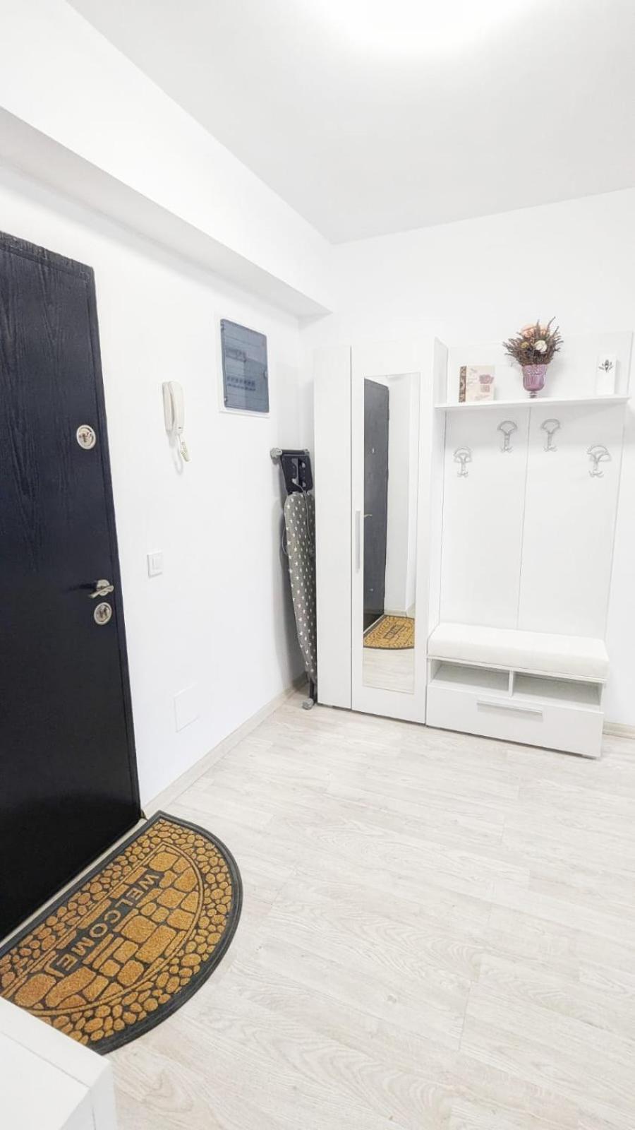 Airport Apartment 70 Squared Meters Otopeni Esterno foto